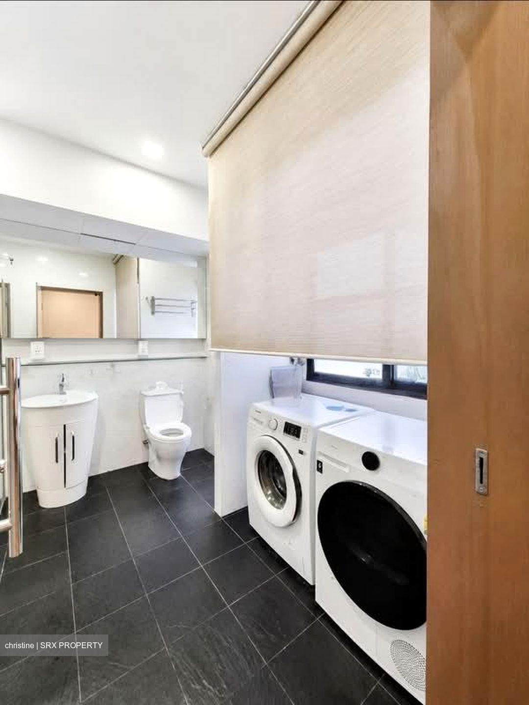Townhouse Apartments (D9), Apartment #589837861
